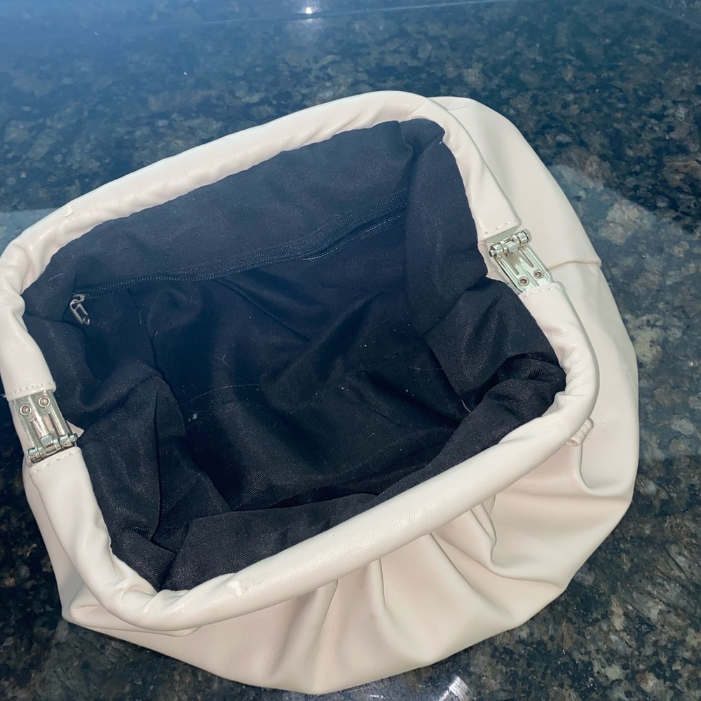 Pouch bag - Picture 3 of 3